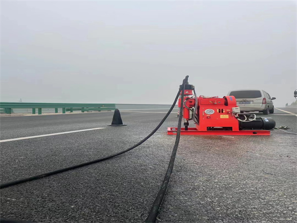 通榆马路路基路面开裂下沉注浆加固灌浆